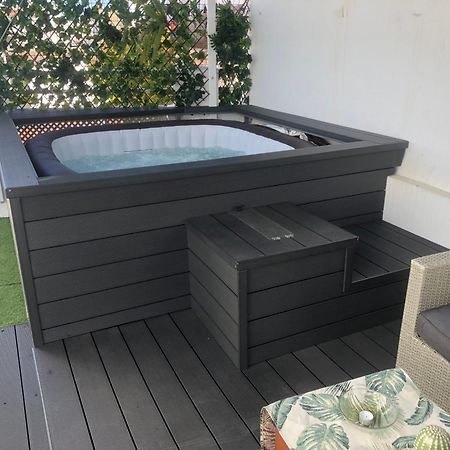 Unique Homes La Juderia Parking & Jacuzzi Seville Exterior photo