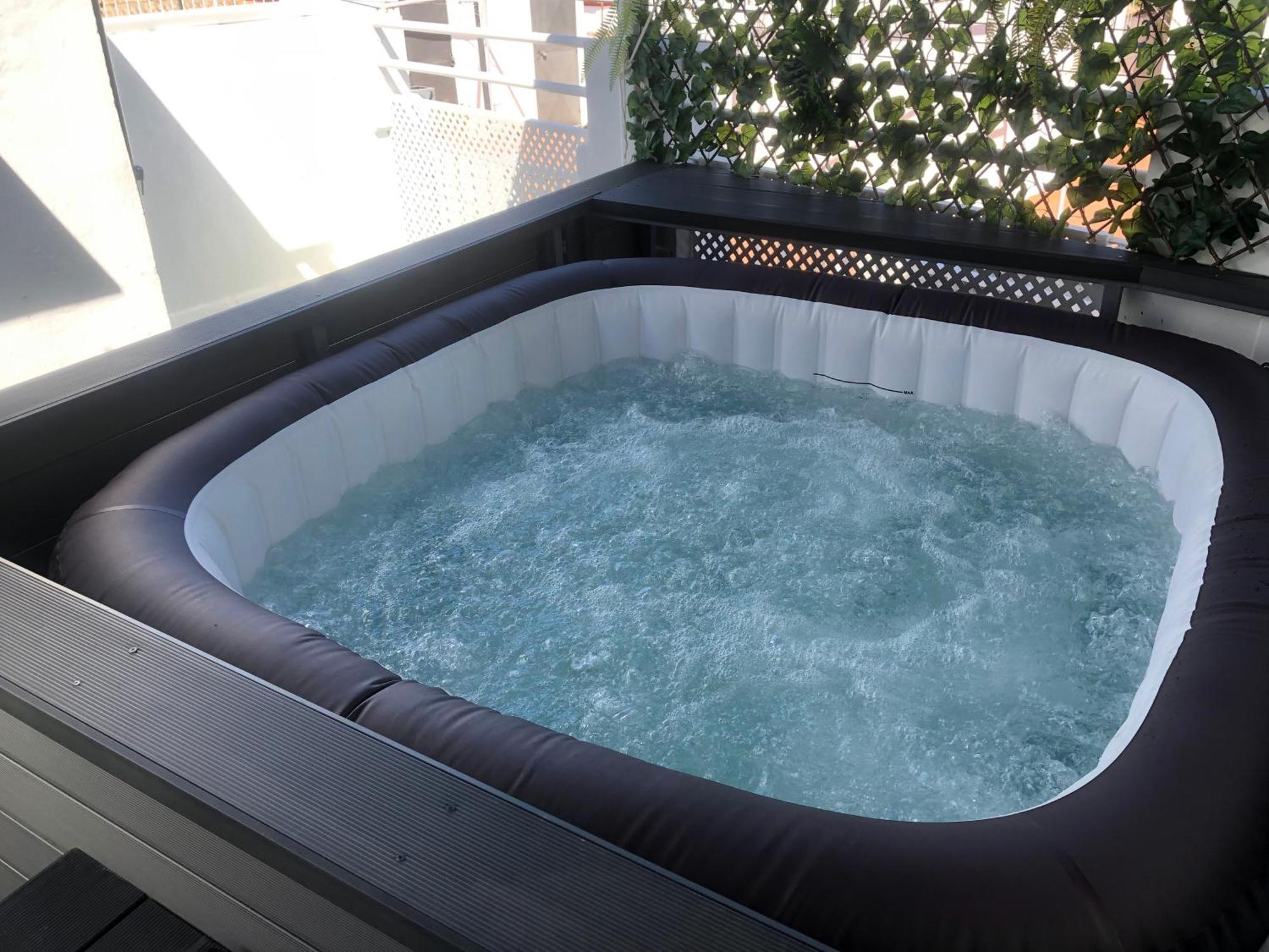 Unique Homes La Juderia Parking & Jacuzzi Seville Exterior photo